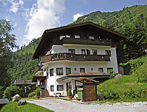 austria-skiing-apartment